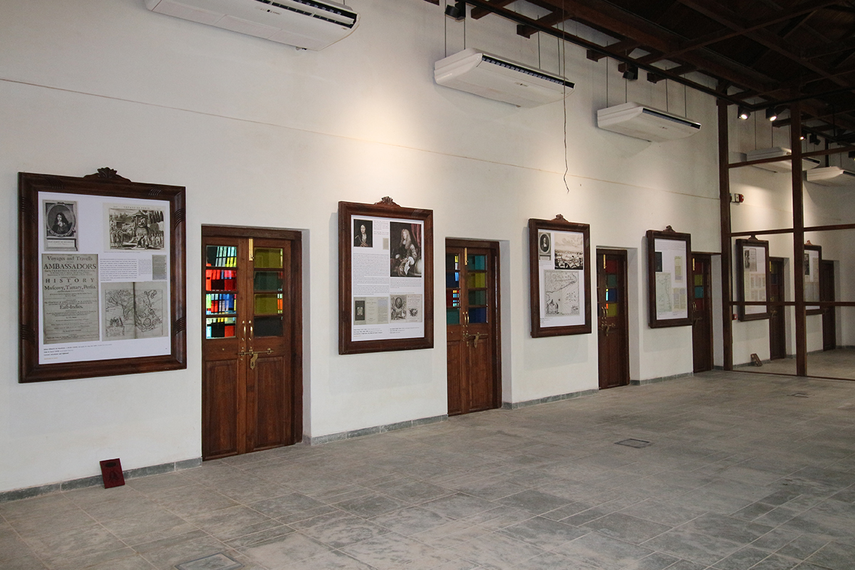 Travellers to Surat Gallery